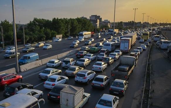 ترافیک در جادّه های منتهی به شمال کشور سنگین است جزئیات ترافیک در جادّه های منتهی به شمال کشور سنگین است
