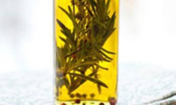 فوائد روغن رزماری فوائد روغن رزماری