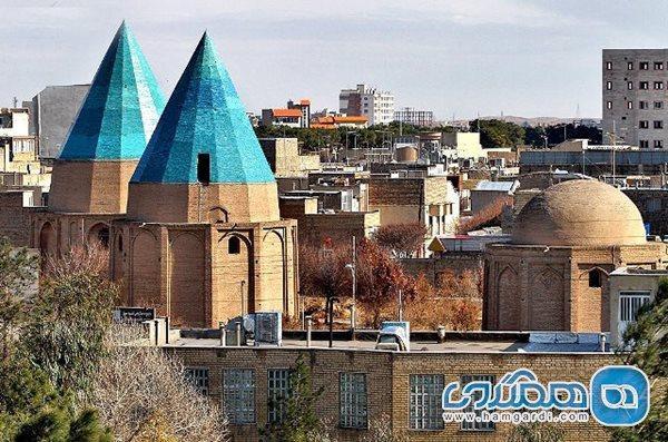 مقبره های باغ گنبد سبز از معروف ترین جاهای دیدنی قم است مقبره های باغ گنبد سبز از معروف ترین جاهای دیدنی قم است