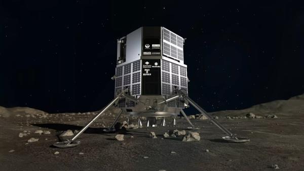عکس ، ماه نورد امارات که فردا با موشک فالکون به فضا می رود